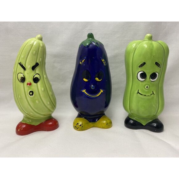 Vintage Anthropomorphic Veggie Salt & Pepper Shaker Set Kitschy Ceramic 3pc Japa - Picture 1 of 10